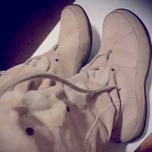 North Face snow boots never used! Size 9